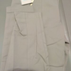 Brand new Ivanka Trump size 2 Capri dress pants